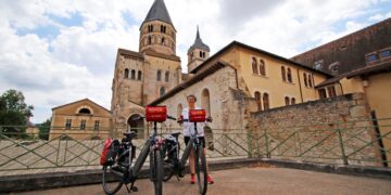 Zwischen Weinbergen und Kanälen durch Burgund